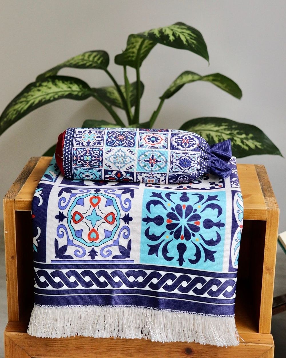 40 Yama Desenli İpek Dokulu Keseli Seccade Lacivert