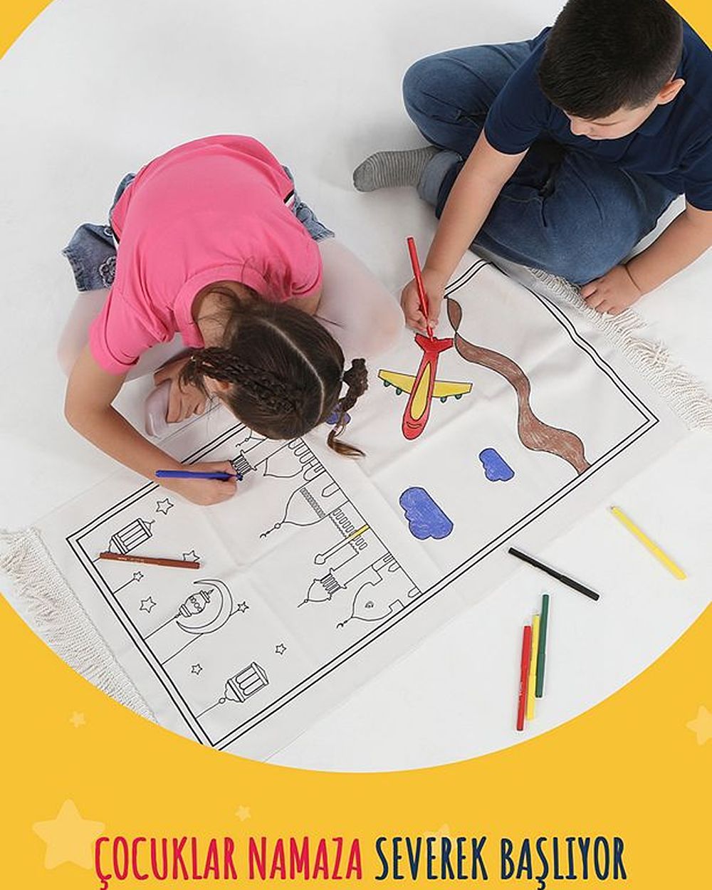 Çocuklara Özel Yıkanabilir Boyamalı Seccade Seti Kırmızı