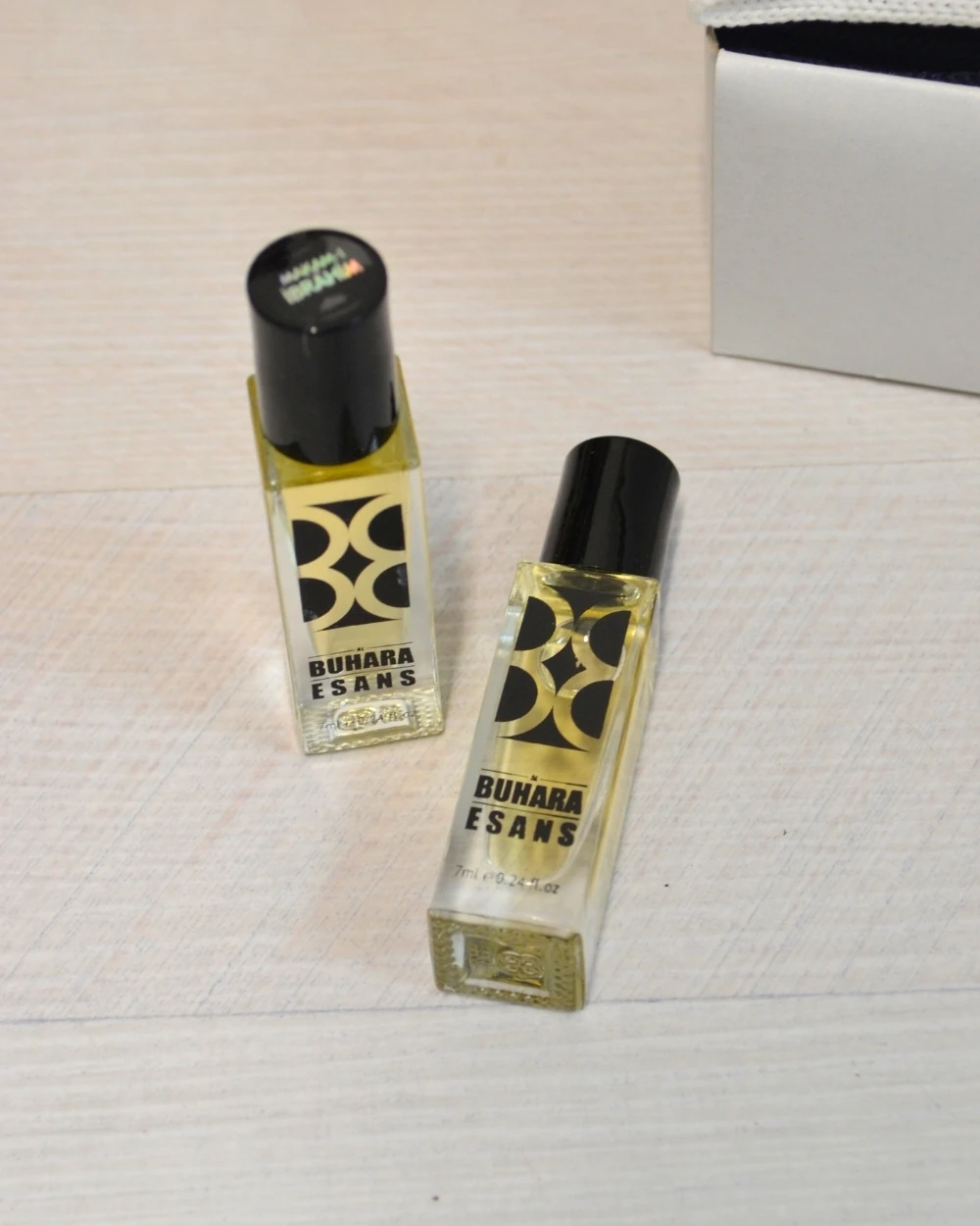 Hediyelik Umre Seti 10 Kişilik – Astarlı Kadife Seccade, Eşarp, 99’lu Kristal Tesbih, Erkek Tesbihi, Takke, Esans Özel Kutulu Lüks Set