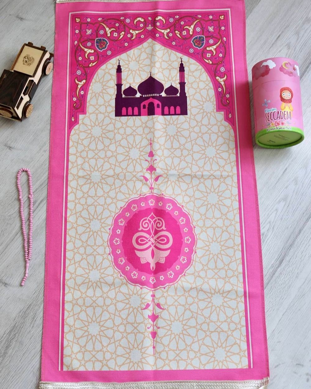 Kumbaralı Silindir Kutu Çocuk Seccadesi Pembe