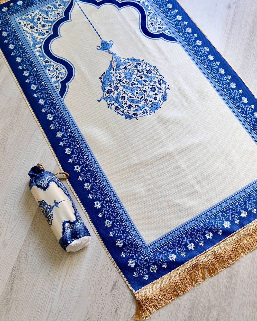 Mihrap Desenli İpek Dokulu Keseli Seccade Lacivert Renk