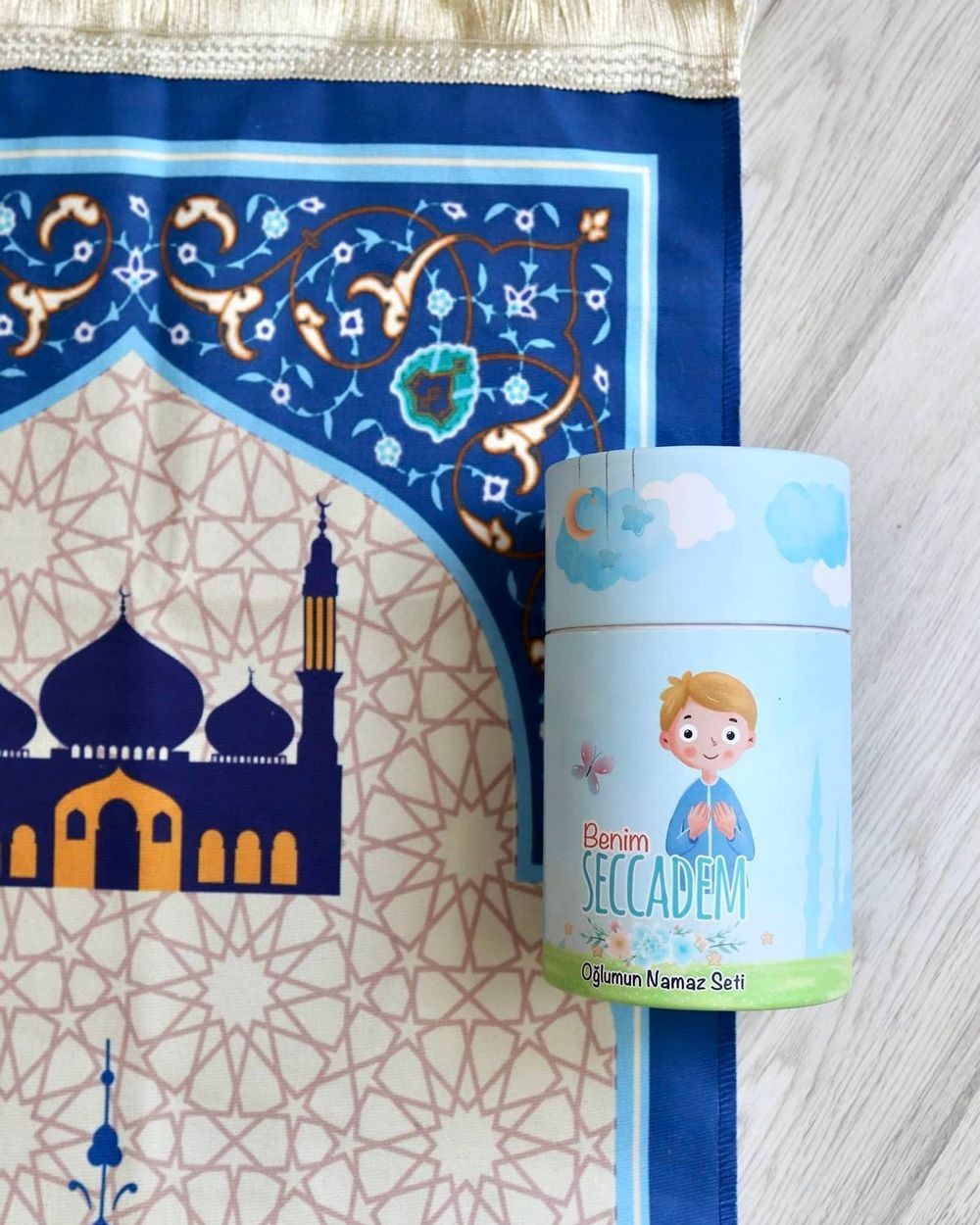 Kumbaralı Silindir Kutu Çocuk Seccadesi Mavi