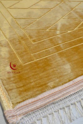 Peluş Seccade Sarı - 80x120 cm - Ekstra Konforlu - Yumuşak ve Geniş Ölçülü
