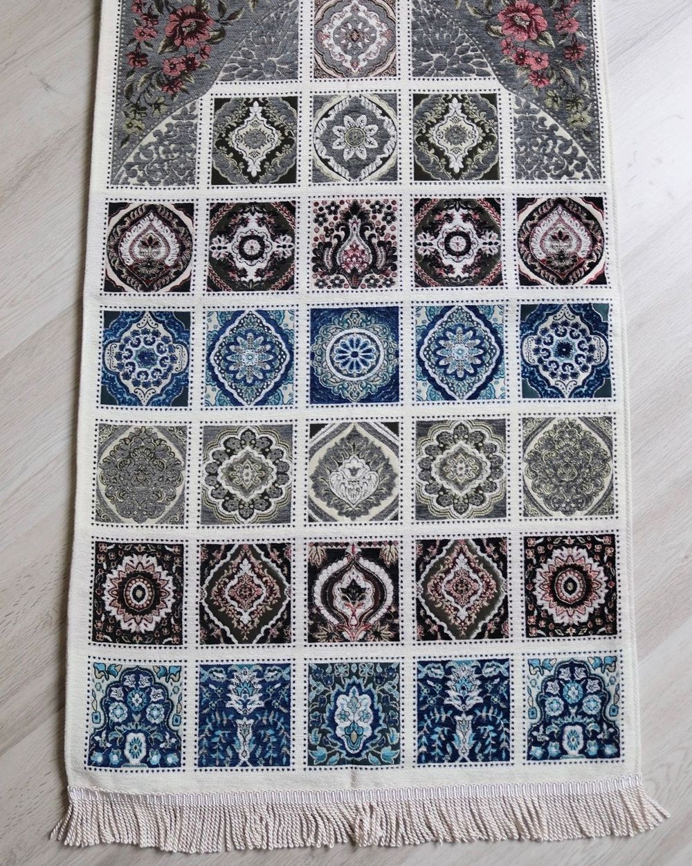 40 Yama Desenli Astarlı Seccade Gri