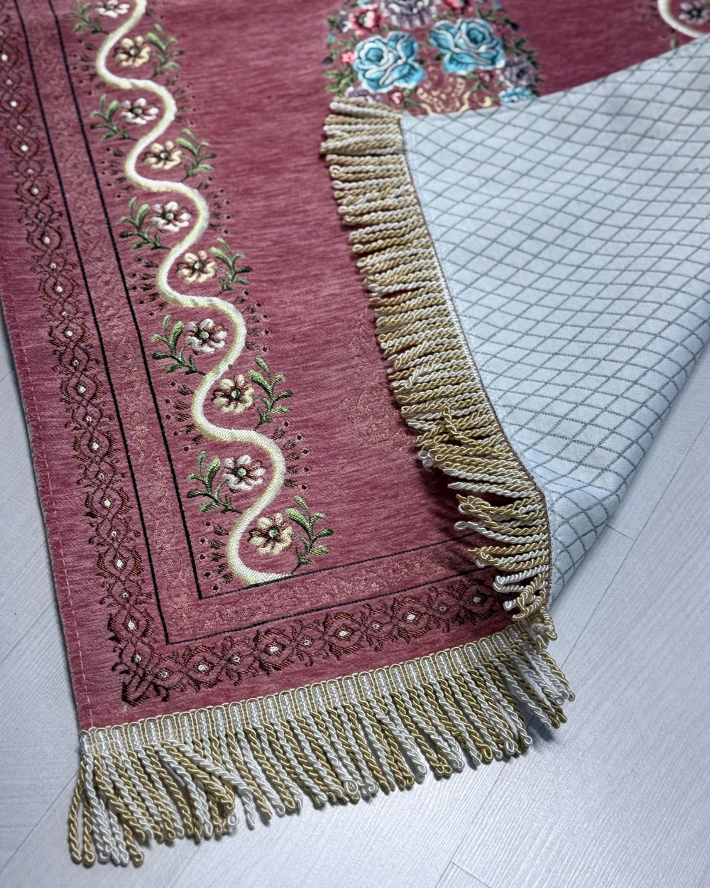 Kadife Seccade Astarlı Lüks Pembe 70x110 cm – Çiçek Desenli, Yumuşak Doku