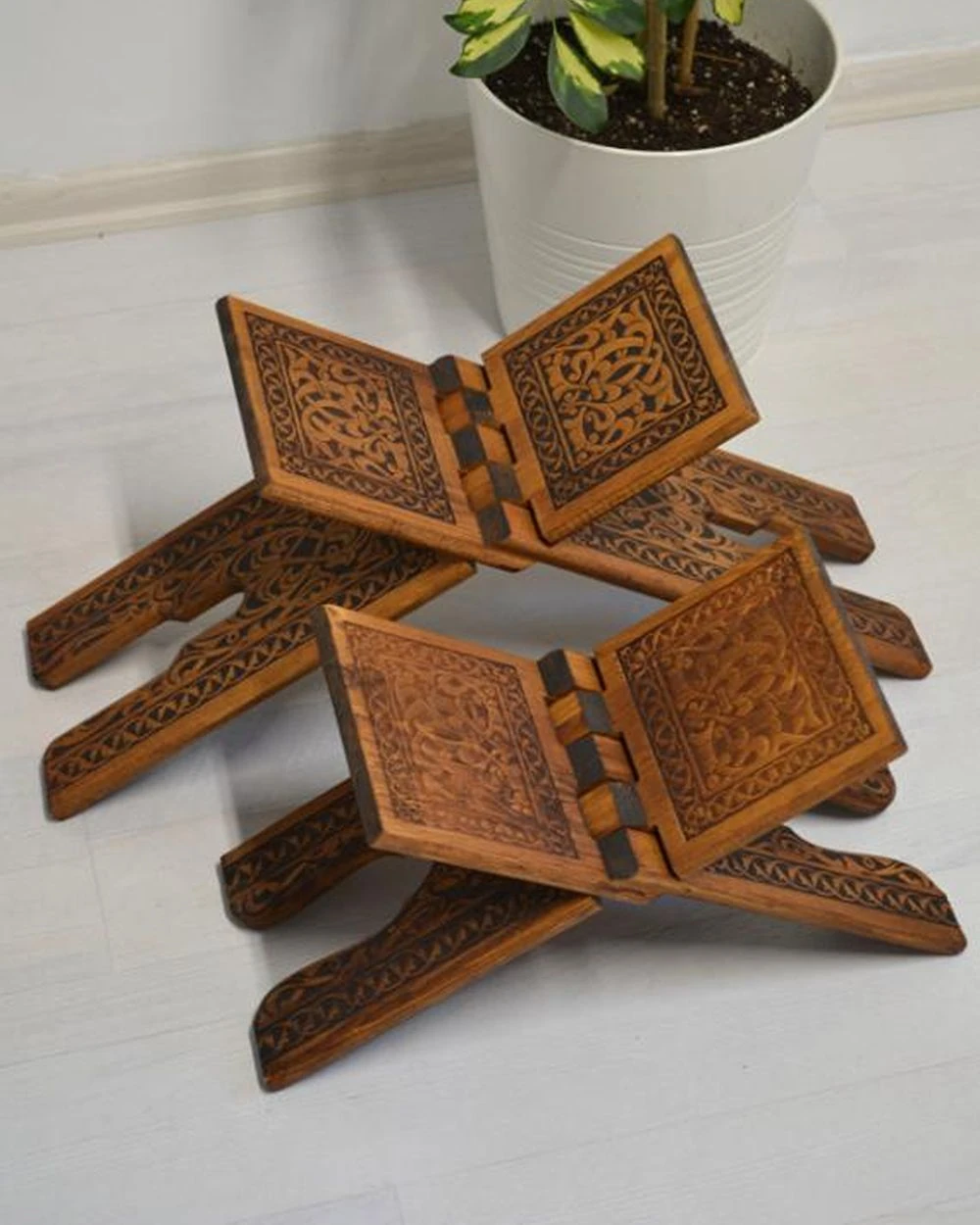 Kur’an-ı Kerim Rahlesi Selçuklu Desenli Model 2– Küçük Boy (18X45cm) Yakma İşçilikli