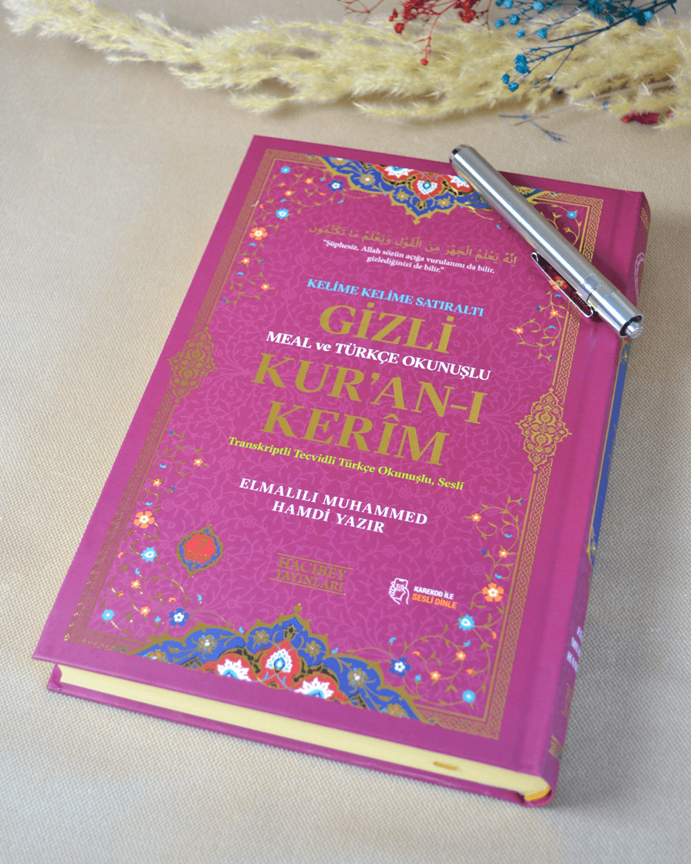 Gizli Mealli ve Türkçe Okunuşlu Kuran-ı Kerim Rahle Boy Pembe – Özel Işıklı Kalemli