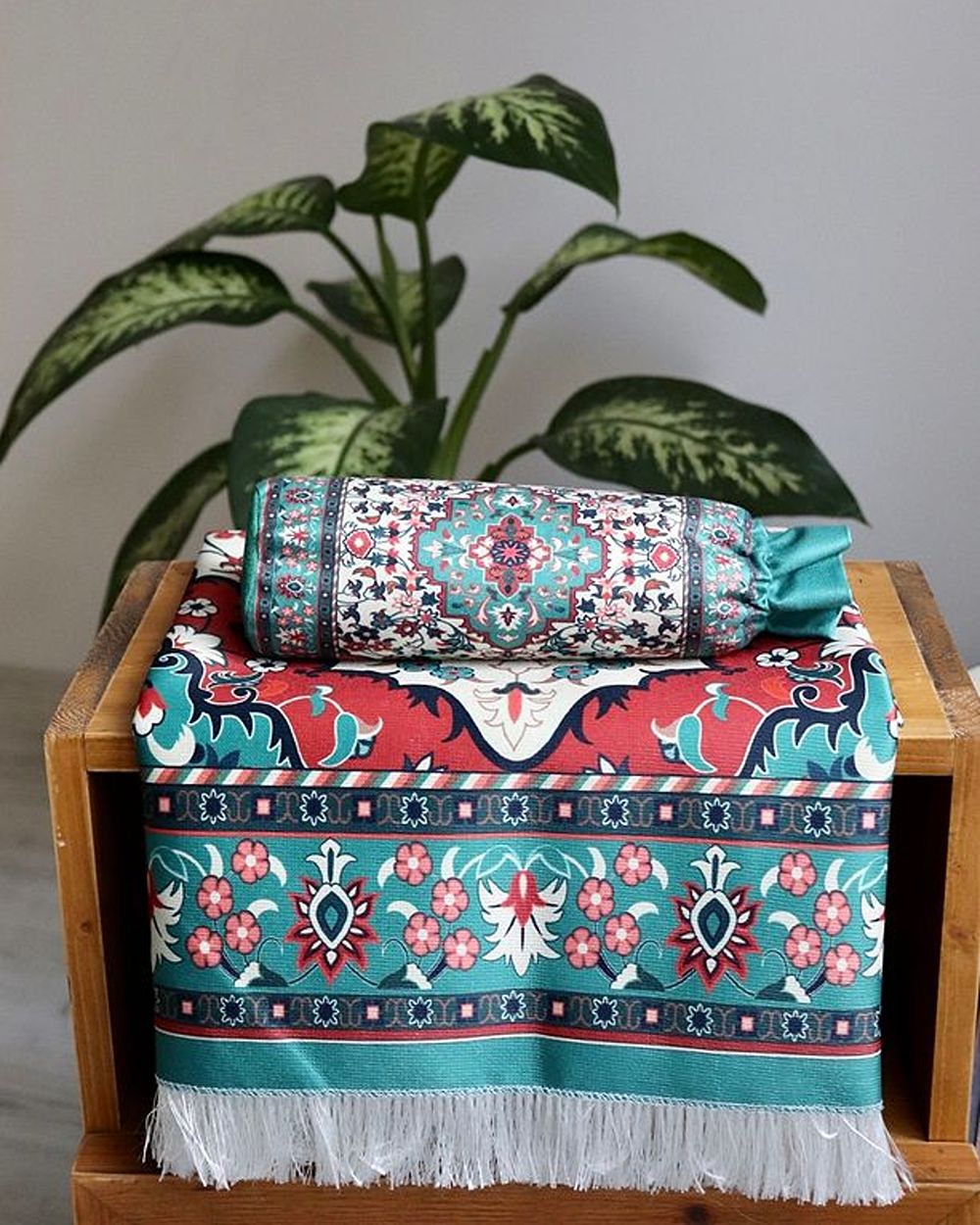 Kilim Desenli İpek Dokulu Keseli Seccade Yeşil