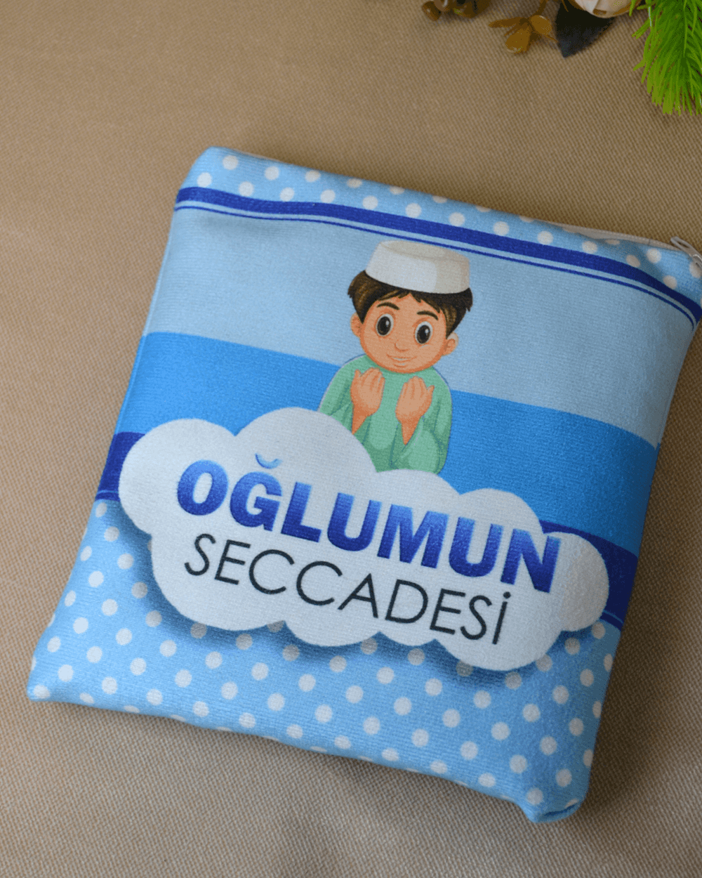 Oğlumun Seccadesi – Çantalı Erkek Çocuk Seccadesi (Mavi)