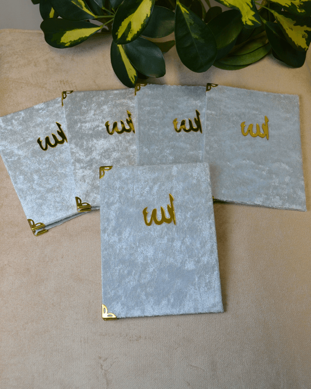 Kadife Kapaklı Allah Lafızlı Ekonomik Yasin Kitabı Bebe Mavisi - 12x17 cm; 80 Sayfa