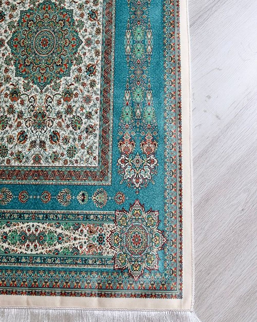Halı Desenli İpek Dokulu Keseli Seccade Turkuaz
