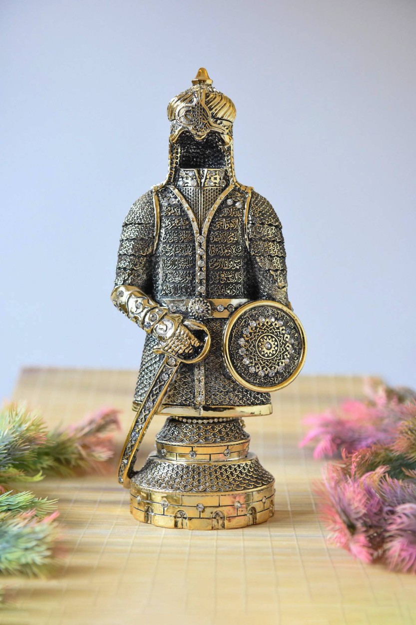 Fetih Zırh Ayetel Kürsi Biblo Büyük Boy 15×33 cm– Altın Renk Metal Dekoratif Aksesuar