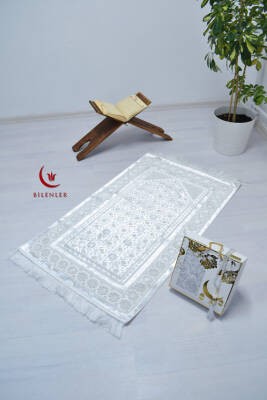 Özel Kutulu Hediyelik Lüks Kadife Dokuma Seccade ve Kristal Tesbih Seti Beyaz