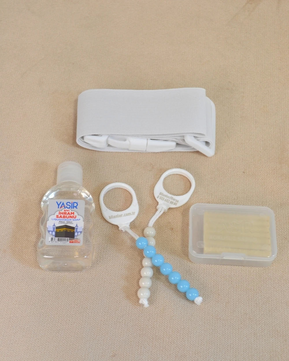 Hac Umre Seti Model 1 – Kuran-ı Kerim, Bambu İhram,İhram Kemeri, Sıvı ve Katı Sabun, 2 Adet Tavaf Tesbihi