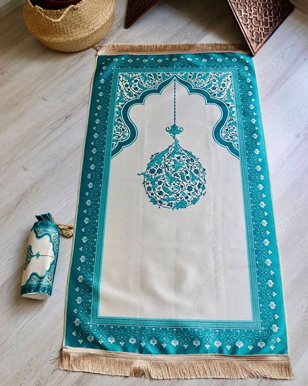 Mihrap Desenli İpek Dokulu Keseli Seccade Turkuaz Renk