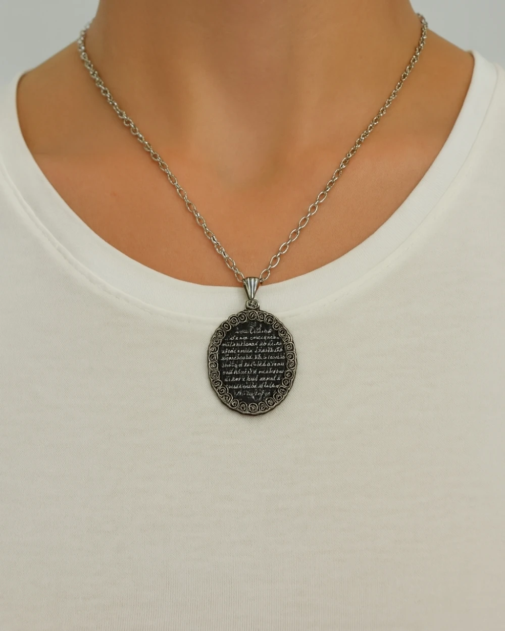 İsm-i Azam Dualı Kolye – Yuvarlak Metal Kolye Ucu, Silinmez Yazılı Metal Zincirli Manevi Dua Kolyesi