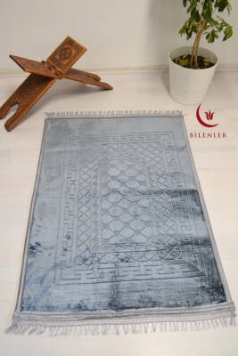 Peluş Seccade Gri - 80x120 cm - Ekstra Konforlu - Yumuşak ve Geniş Ölçülü