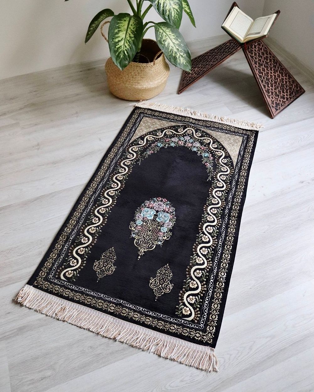 Çeyizlik Hediyelik Astarlı Seccade Siyah