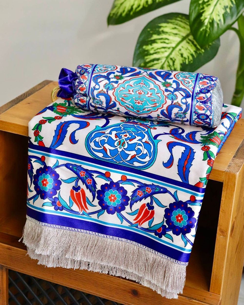 Ebru Desenli İpek Dokulu Keseli Seccade Mavi