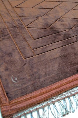 Peluş Seccade Kahverengi - 80x120 cm - Ekstra Konforlu - Yumuşak ve Geniş Ölçülü