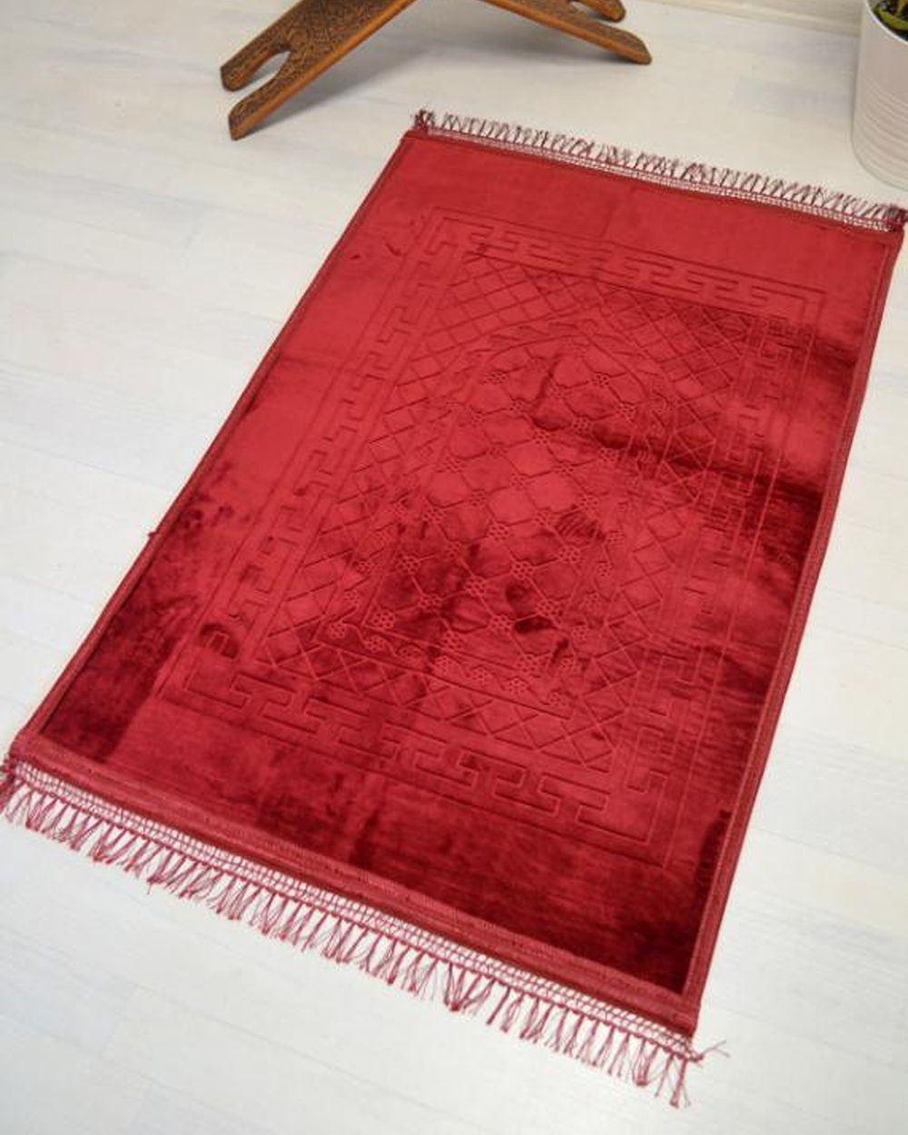 Peluş Seccade Kırmızı - 80x120 cm - Ekstra Konforlu - Yumuşak ve Geniş Ölçülü