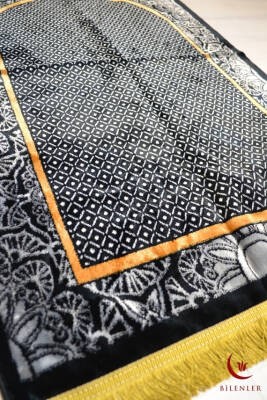 Lüks Kadife Seccade - 70x110 cm - Kalın Yumuşak Doku - Şık ve Konforlu Siyah