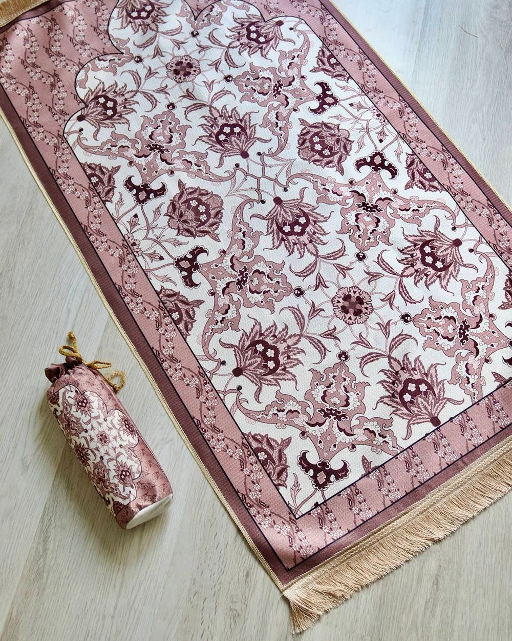 İpek Dokulu Keseli Seccade Gül Kurusu