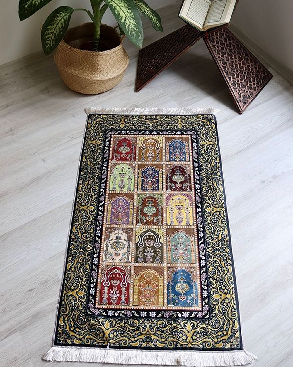 Kilim Desenli İpek Dokulu Keseli Seccade Kahverengi