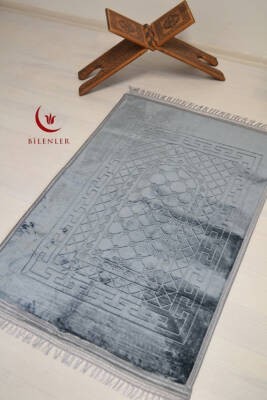 Peluş Seccade Gri - 80x120 cm - Ekstra Konforlu - Yumuşak ve Geniş Ölçülü