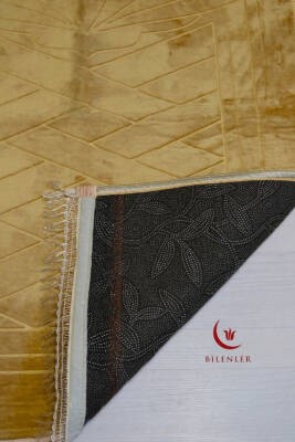 Peluş Seccade Sarı - 80x120 cm - Ekstra Konforlu - Yumuşak ve Geniş Ölçülü