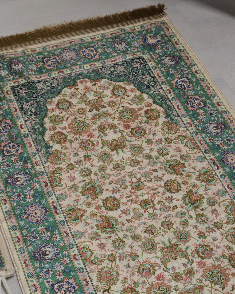 Pratik ve Taşınabilir İpek Dokulu Çantalı Seccade-MT09