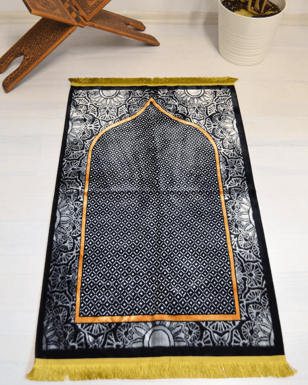 Lüks Kadife Seccade - 70x110 cm - Kalın Yumuşak Doku - Şık ve Konforlu Siyah