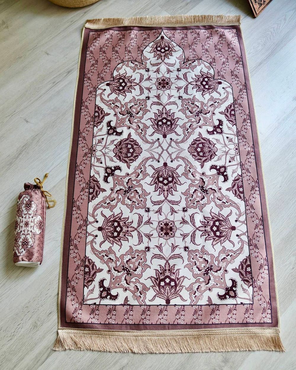 İpek Dokulu Keseli Seccade Gül Kurusu