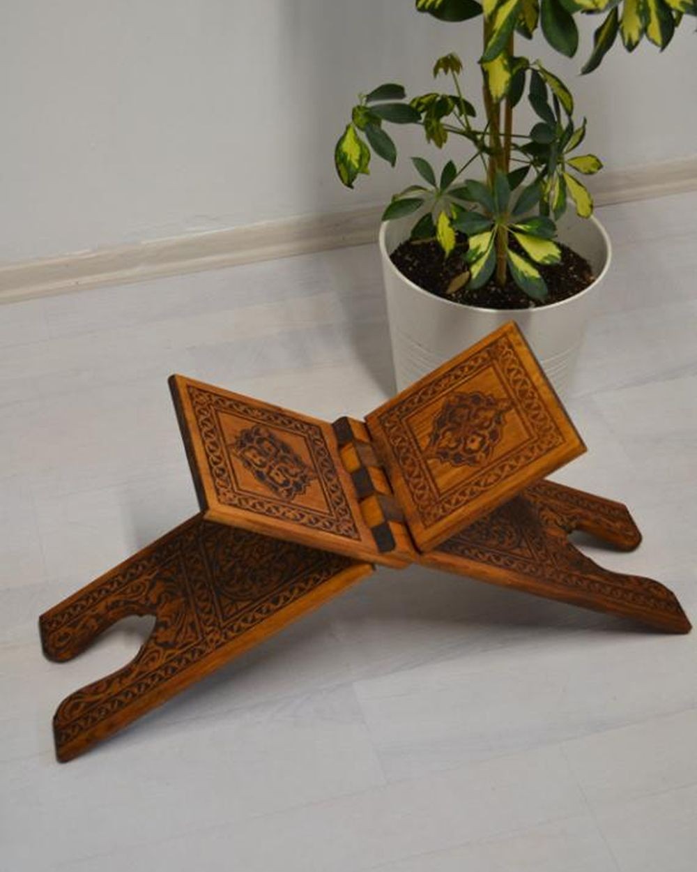 Kur’an-ı Kerim Rahlesi Selçuklu Desenli– Küçük Boy (18X45cm) Yakma İşçilikli