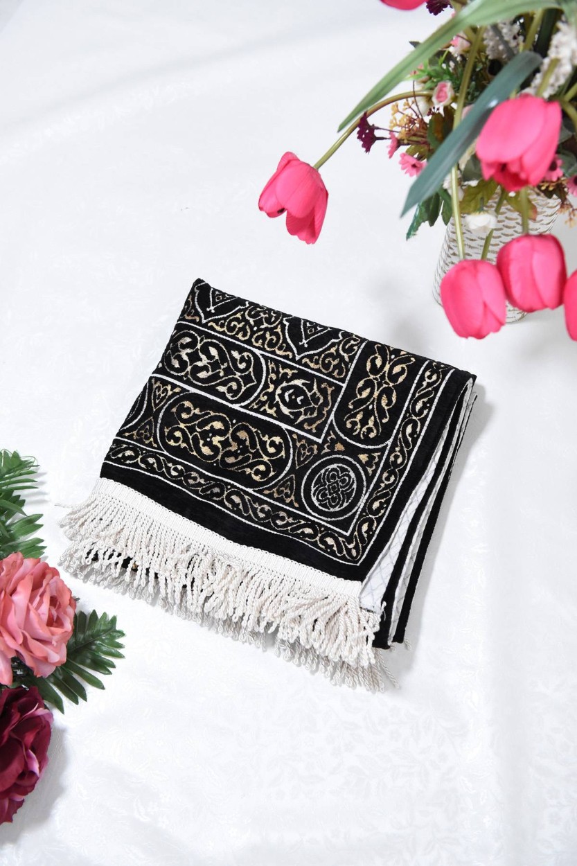 Kabe Kapısı Desenli Astarlı Seccade