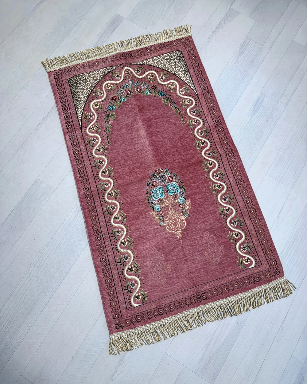 Kadife Seccade Astarlı Lüks Pembe 70x110 cm – Çiçek Desenli, Yumuşak Doku