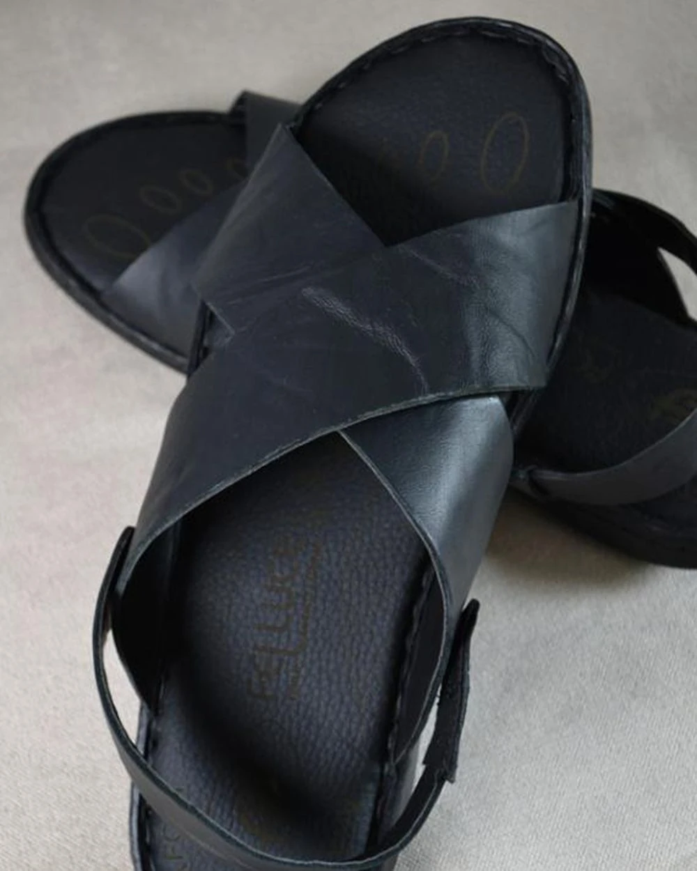 Erkek Çapraz Model Yumuşak Taban Sandalet Siyah –Hac Umre ve Günlük Kullanıma Uygun