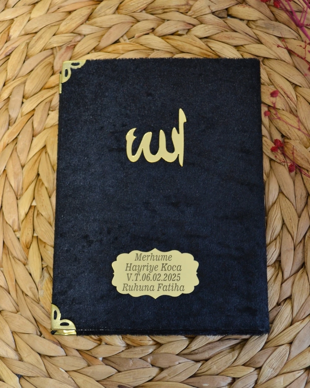 Kadife Kapaklı Allah Lafızlı Ekonomik Yasin Kitabı Siyah - 12x17 cm; 80 Sayfa
