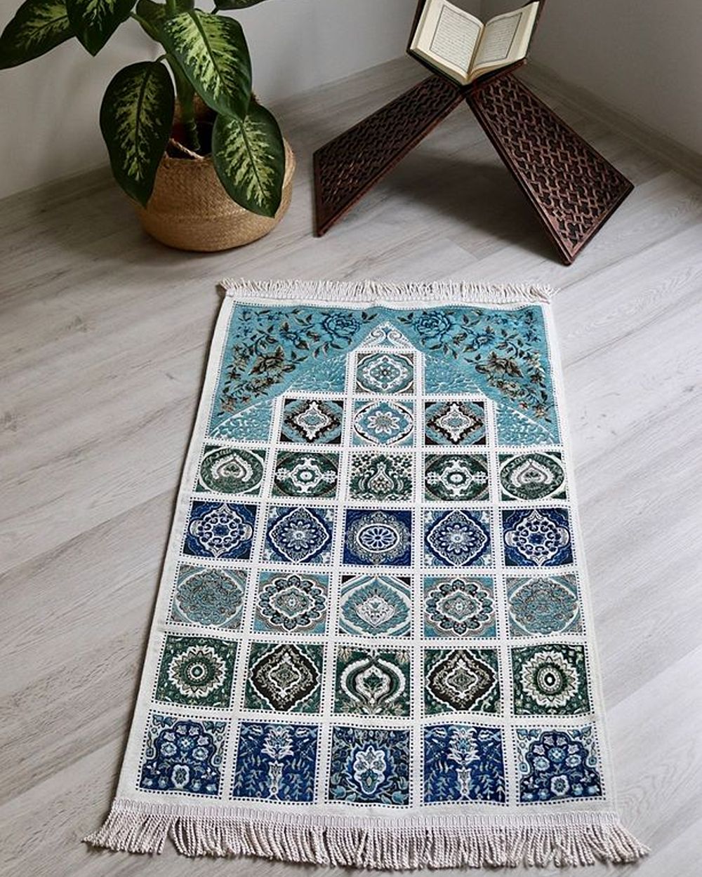 40 Yama Desenli Astarlı Seccade Mavi