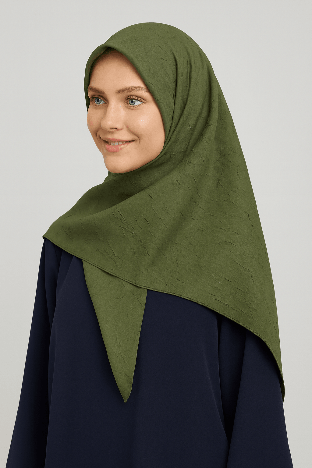 Bambu Kraş Eşarp 100x100 cm – Terletmez, Tok ve Dik Duran, Dört Mevsim Kullanıma Uygun - Haki