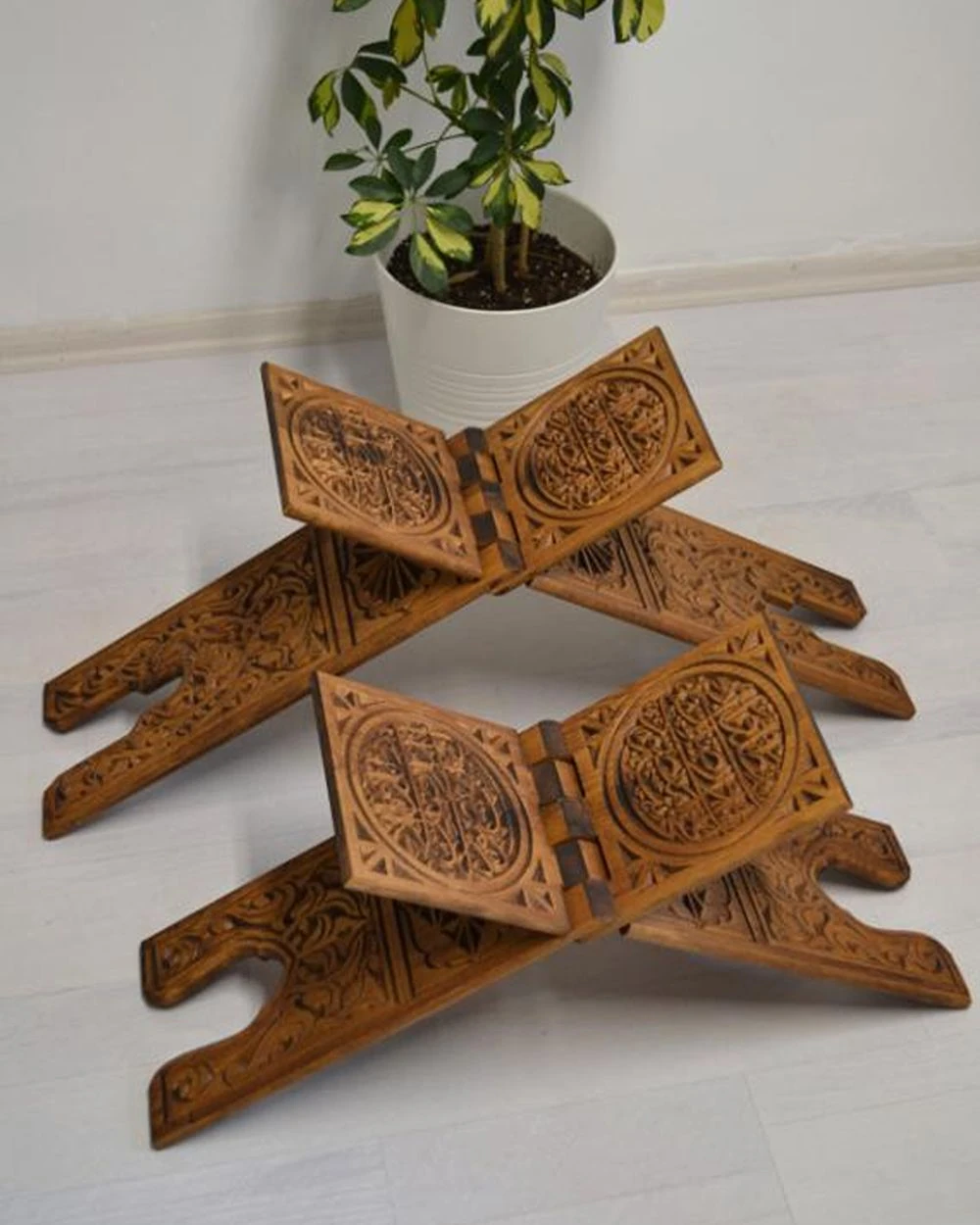 Kur’an-ı Kerim Rahlesi Selçuklu Desenli Model 2– Büyük Boy (18X65cm) Oyma İşçilikli