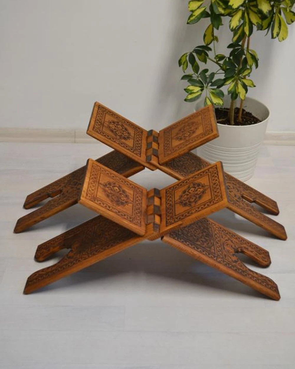 Kur’an-ı Kerim Rahlesi Selçuklu Desenli– Küçük Boy (18X45cm) Yakma İşçilikli