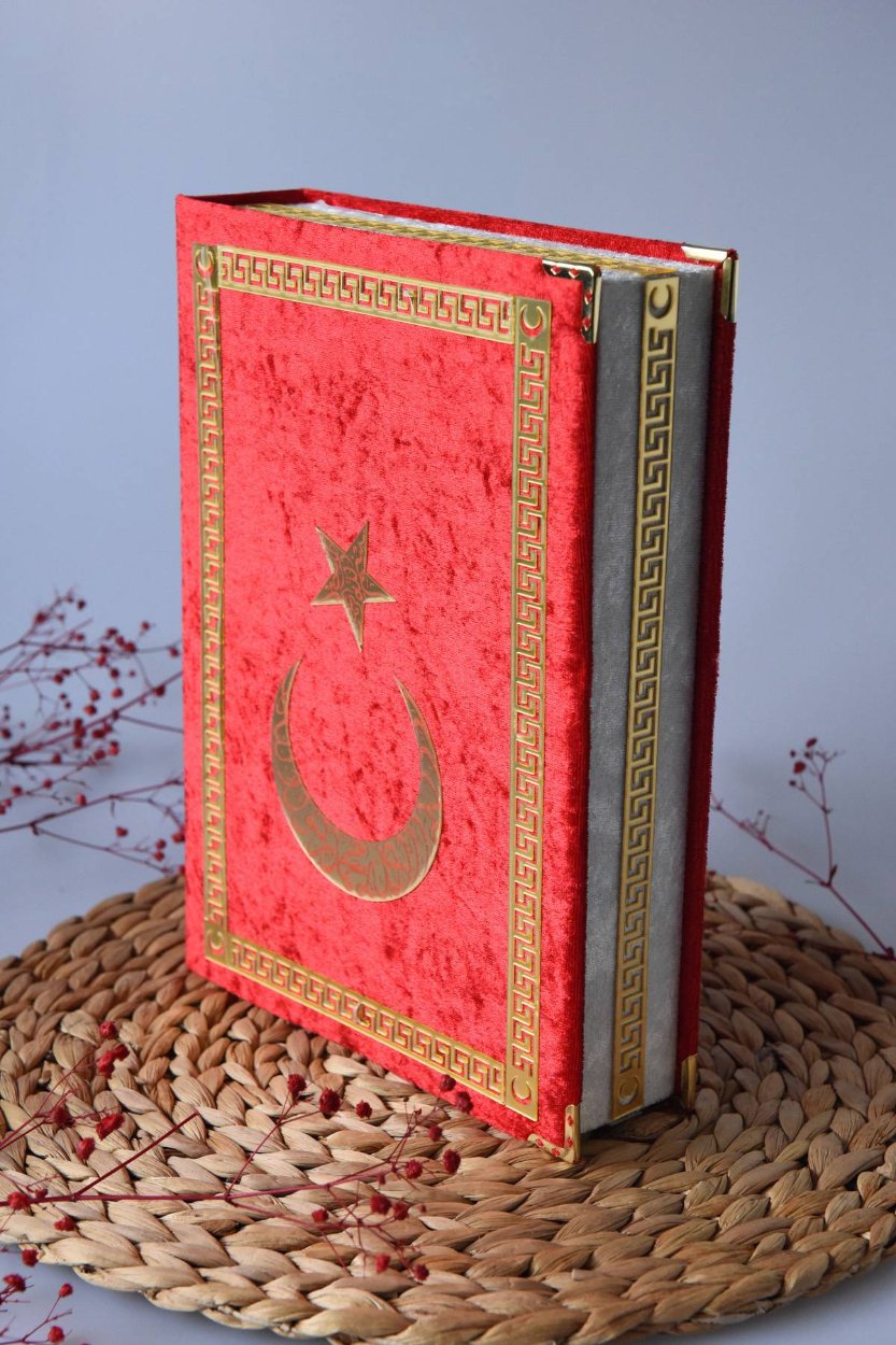 Kadife Kaplamalı Ahşap Plaket Kutu Kadife Kuran Türk Bayrağı İnci Tesbih Taşıma Çantalı Hediye Seti