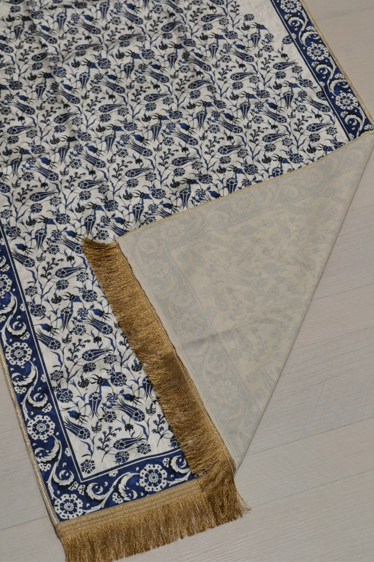 Pratik ve Taşınabilir İpek Dokulu Keseli Seccade Lacivert-02