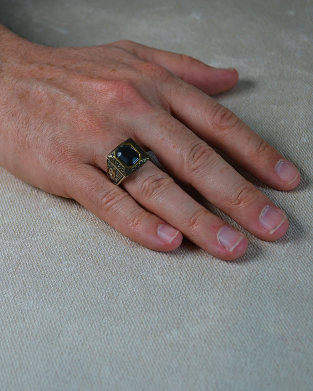 Erkek Tuğra Motifli Taşlı Metal Yüzük Uzun Ömürlü; Şık Tasarım (40’lı kutu)