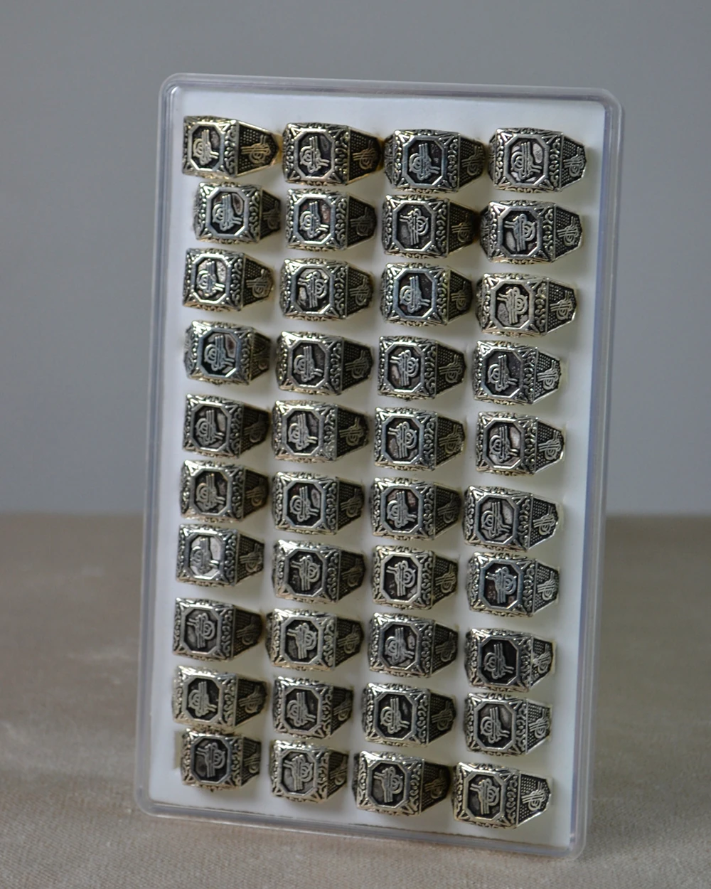 Erkek Tuğra Motifli Metal Yüzük Uzun Ömürlü; Şık Tasarım (40’lı kutu)