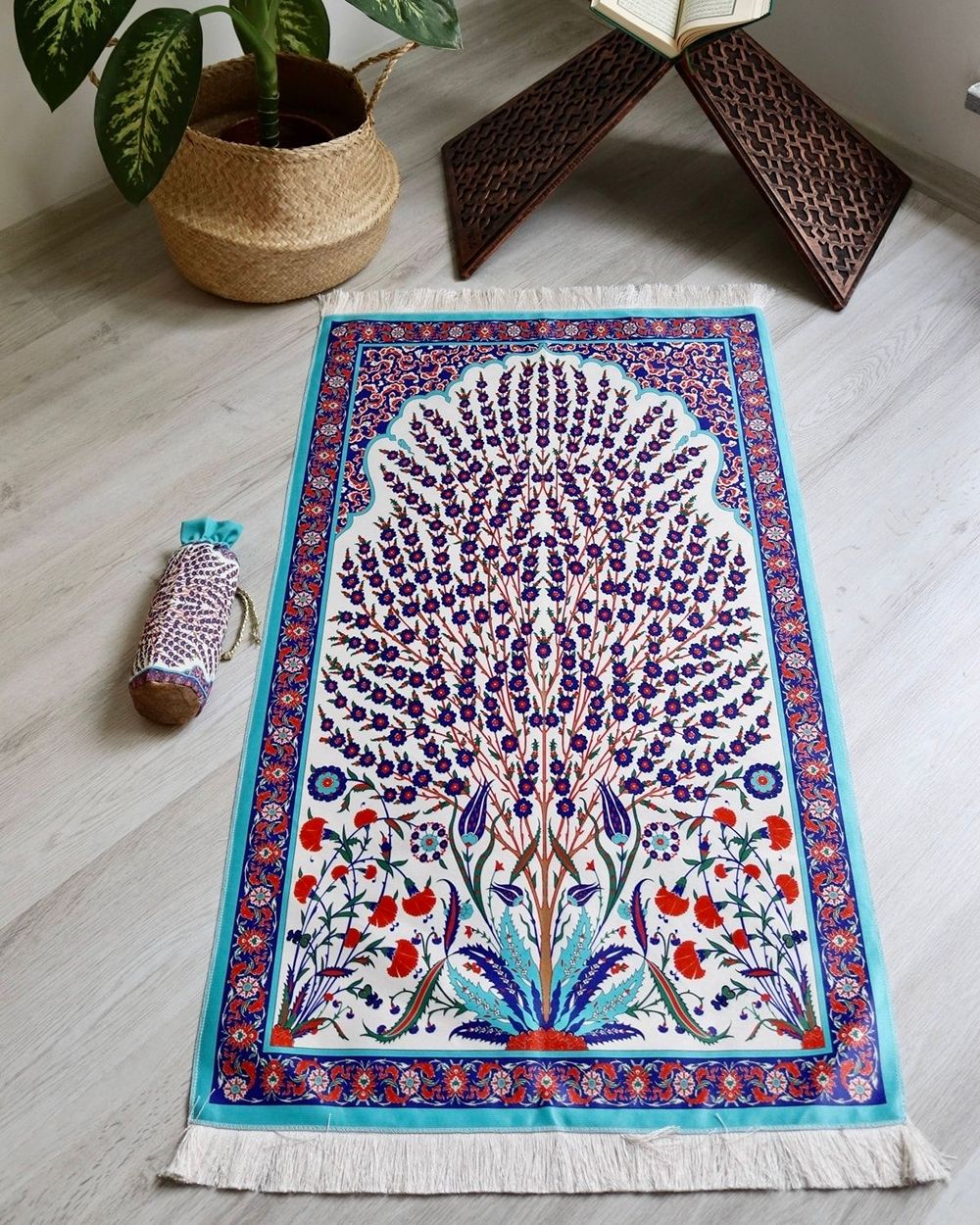 Çini Desenli İpek Dokulu Keseli Seccade Kırmızı