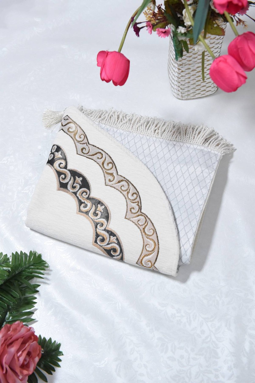Oval Astarlı Seccade Krem