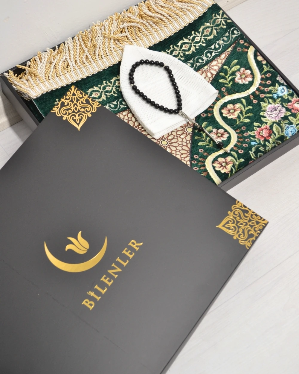 Erkekler için Astarlı Seccade Takke Tesbih Hediyelik Set- Özel Kutulu Hediyelik Çeyizlik Set