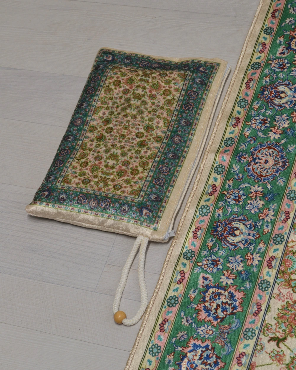 Pratik ve Taşınabilir İpek Dokulu Çantalı Seccade-MT09